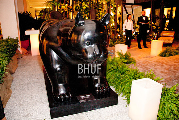 Monumental Cat Sculpture, Fernando Botero 2010