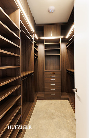 Atico Walk-In Closet