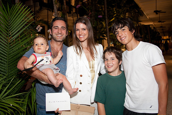 Bal Harbour Shops Model Crystal with her family